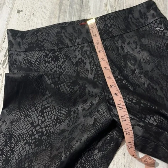 Krazy Larrry Python Pull On Pants Size 14 - Picture 12 of 13